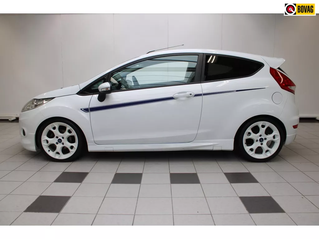 Ford Fiesta 1.6 Metal - 135PK, Parkeensensor, Stoelverwarming en Climate Control