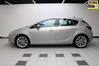 Opel Astra 1.6 Cosmo - Trekhaak en NAP