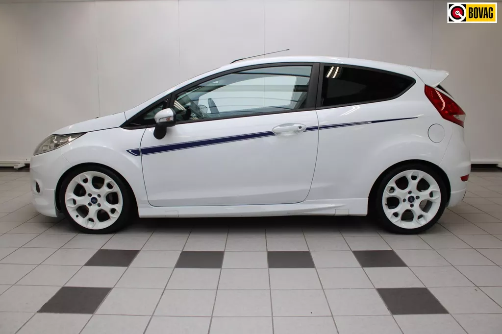 Ford Fiesta 1.6 Metal - 135PK, Parkeensensor, Stoelverwarming en Climate Control