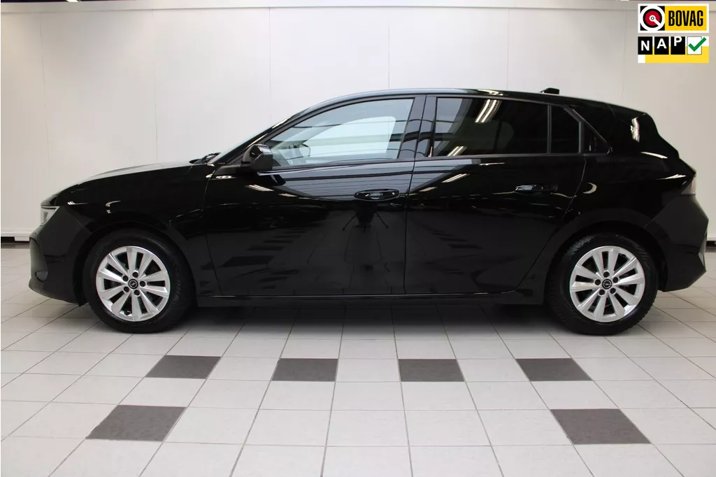Opel Astra 1.2 Business Edition - Camera, PDC, Stoel- & Stuur verwarmd en NAP