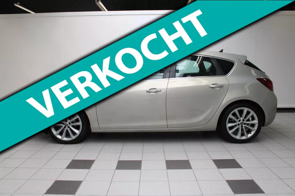 Opel Astra 1.6 Cosmo - Trekhaak en NAP